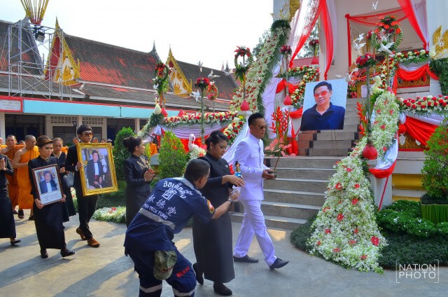 เหล่าศิลปินดาราร่วมพิธีพระราชทานเพลิงศพ“สีหนุ่ม เชิญยิ้ม”