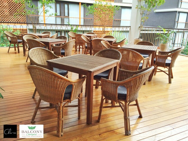 Chic-in : Balcony Courtyard Service Apartments ศรีราชา