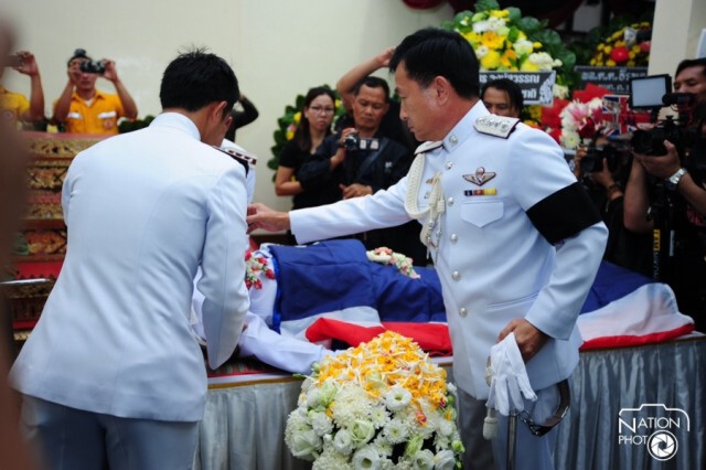 พิธีพระราชทานน้ำหลวงอาบศพ "ผกก.ปลวกแดง" และ "รอง สวป." ถูกดาบตำรวจยิงเสียชีวิต