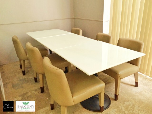 Chic-in : Balcony Courtyard Service Apartments ศรีราชา