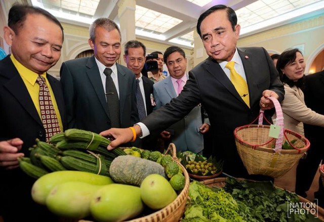 นายกฯเปิดงานลดราคาจำหน่ายสินค้า "เทใจ คืนสุข เทศกาลปีใหม่"