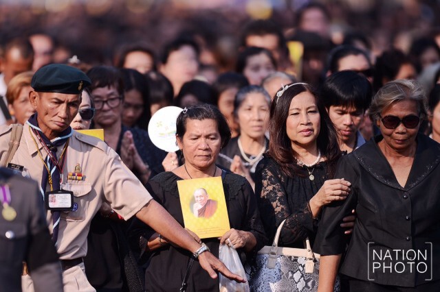 ประชาชนแน่น! เรือนหมื่น ร่วมส่งเสด็จพระสังฆราช