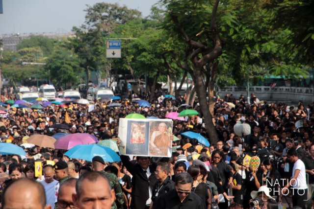 ประชาชนแน่น! เรือนหมื่น ร่วมส่งเสด็จพระสังฆราช