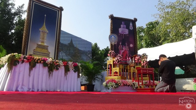 ประชาชนทั่วประเทศรอร่วมพิธีถวายดอกไม้จันทน์