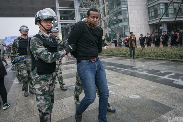จีน จัดเต็ม! ซ้อมรับมือก่อการร้าย ที่มหาวิทยาลัย