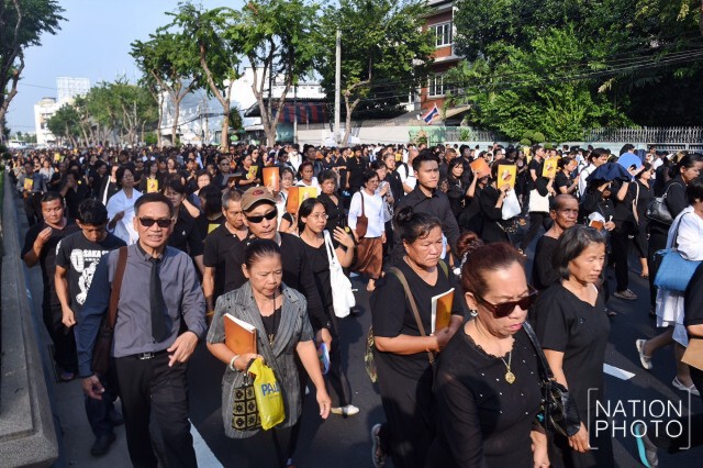 ประชาชนแน่น! เรือนหมื่น ร่วมส่งเสด็จพระสังฆราช