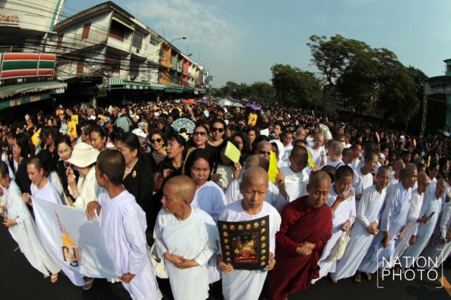 ประชาชนแน่น! เรือนหมื่น ร่วมส่งเสด็จพระสังฆราช