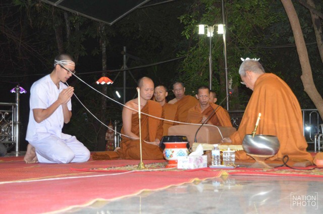 พระณเดชณ์สึกแล้ว แฟนคลับร่วมพิธีแต่เช้ามืด