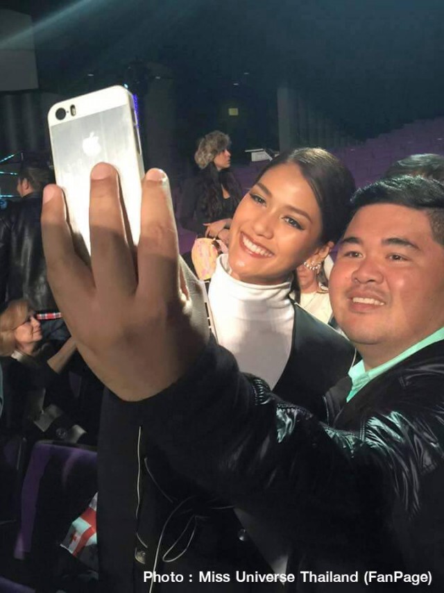 แห่เซลฟี่ล้นหลาม "น้องแนท" ติดขอบเวที  Miss Universe 2015