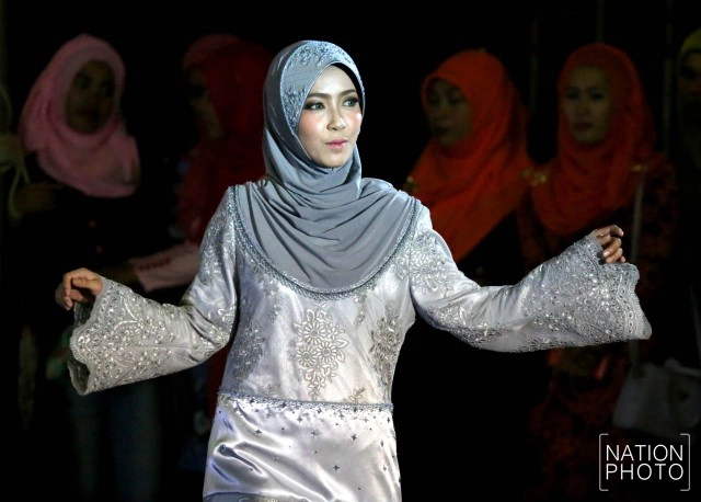 เปิดงานแสดงแฟชั่นโชว์ชุดมุสลิม ผลงานดีไซน์เนอร์-นางแบบพื้นที่ชายแดนใต้