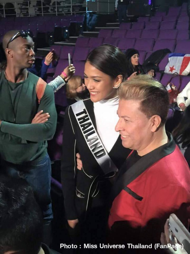 แห่เซลฟี่ล้นหลาม "น้องแนท" ติดขอบเวที  Miss Universe 2015