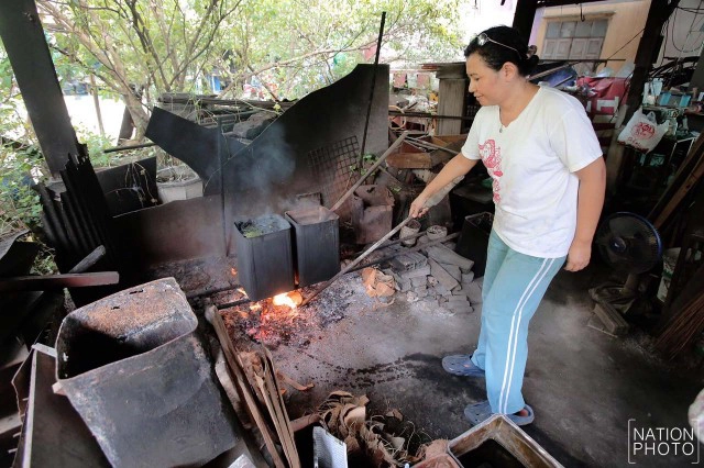 การย้อมผ้าแบบโบราณแห่งเดียวใน จ.สงขลา