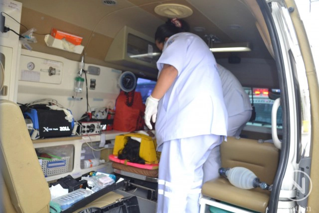 ปิคอัพล้อหลุด กลิ้งชนจักรยานเจ็บ