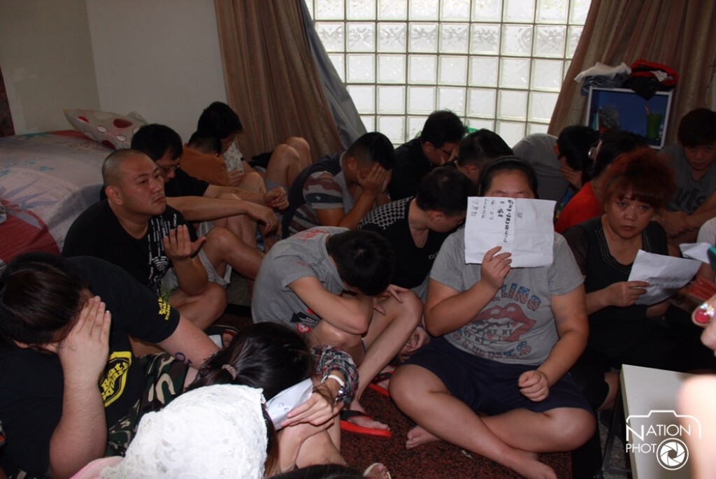กองปราบบุกทลาย"แก๊งคอลเซ็นเตอร์"ชาวจีน เช่าบ้านหรูหลอกเหยื่อโอนเงิน กองปราบบุกทลาย"แก๊งคอลเซ็นเตอร์"ชาวจีน เช่าบ้านหรูหลอกเหยื่อโอนเงิน