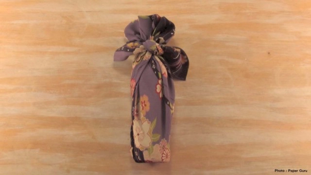 เผย 3 วิธี ห่อของขวัญด้วย"ผ้า" ลดโลกร้อน