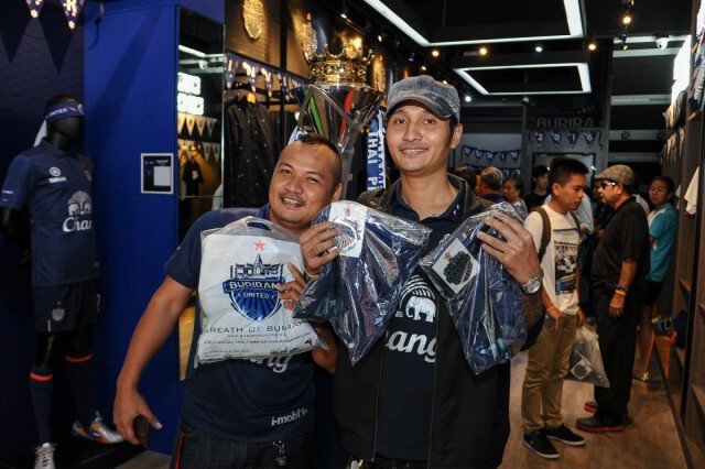 ถล่มทลาย! บุรีรัมย์ ขายเสื้อใหม่วันแรก เฉียด 2 หมื่นตัว