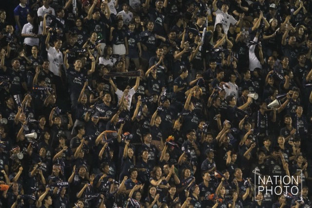 ภาพชุด บุรีรัมย์  ชนะ เมืองทอง 3-1  คว้าแชมป์เอฟเอคัพ