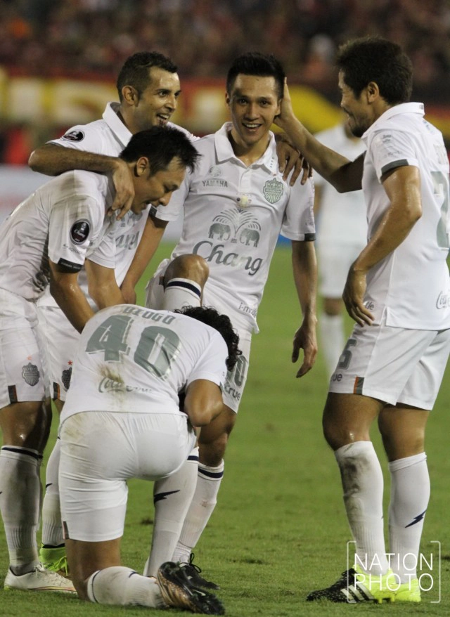 ภาพชุด บุรีรัมย์  ชนะ เมืองทอง 3-1  คว้าแชมป์เอฟเอคัพ