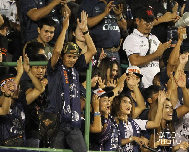 ภาพชุด บุรีรัมย์  ชนะ เมืองทอง 3-1  คว้าแชมป์เอฟเอคัพ