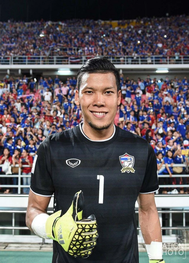 เปิด 5 นักฟุตบอลไทยสุดฮอตแห่งปี 2015