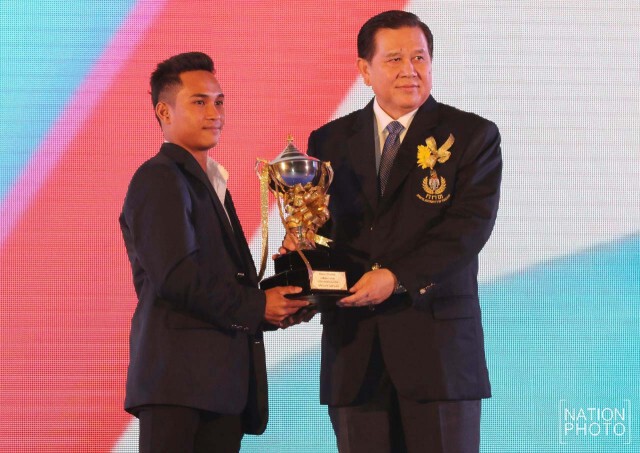 ซิโก้ ซิวรางวัลผู้ฝึกสอนดีเด่น บอลชุดใหญ่คว้ายอดทีม