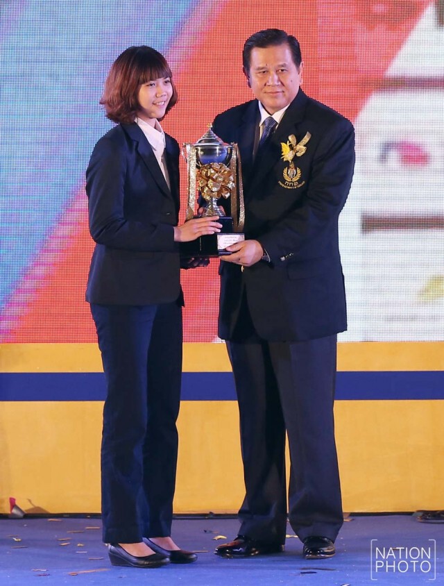 ซิโก้ ซิวรางวัลผู้ฝึกสอนดีเด่น บอลชุดใหญ่คว้ายอดทีม