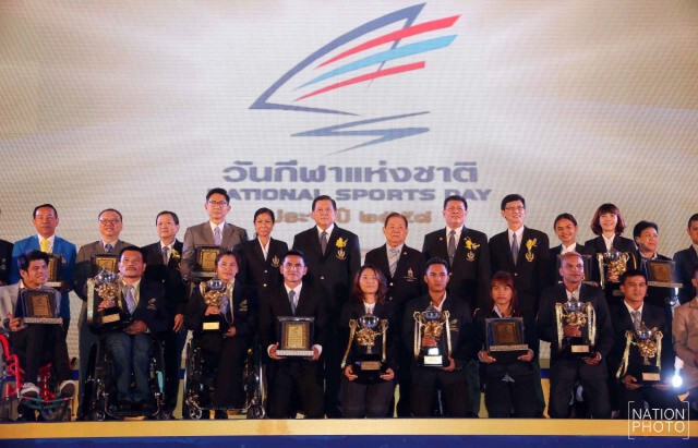 ซิโก้ ซิวรางวัลผู้ฝึกสอนดีเด่น บอลชุดใหญ่คว้ายอดทีม