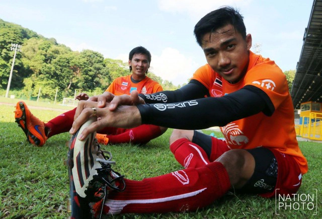 เปิด 5 นักฟุตบอลไทยสุดฮอตแห่งปี 2015