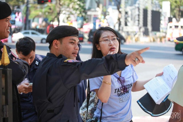 ภาพชุด ปชช.แห่สักการะท้าวมหาพรหมในช่วงปีใหม่