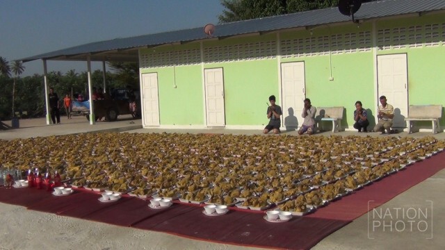 ฮือฮา! ชาวไร่สับปะรดแก้บนไก่ต้ม1,000 ตัว ไหว้เสร็จแจก ร.ร.เป็นอาหารกลางวันเด็ก