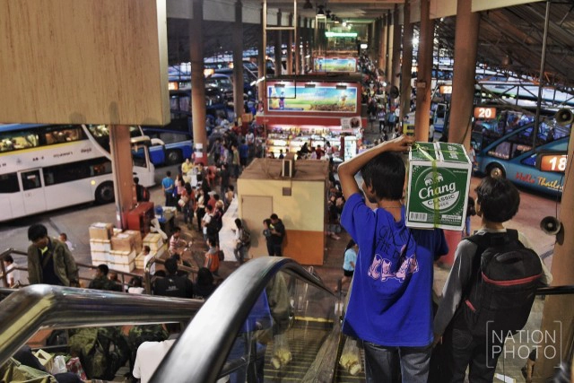 สถานีขนส่งจตุจักรยังแน่น คนแห่ออกต่างจังหวัด