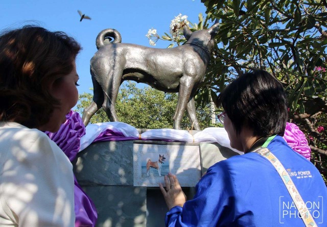 ภาพชุด พิธีบรรจุกระดูกสุนัขหลวงคุณทองแดง ที่ศูนย์รักษ์สุนัขหัวหิน