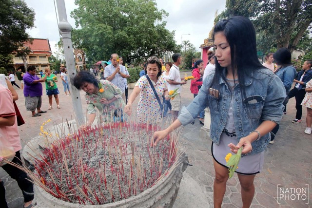 ชาว 3 จว.ชายแดนใต้ ร่วมกราบไหว้ หลวงปู่ทวด วัดช้างไห้