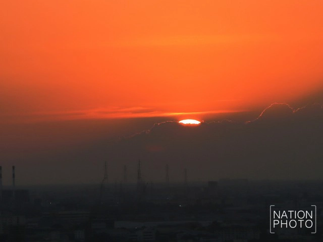 ภาพชุด แสงอัสดงสุดท้ายแห่งปี 2558