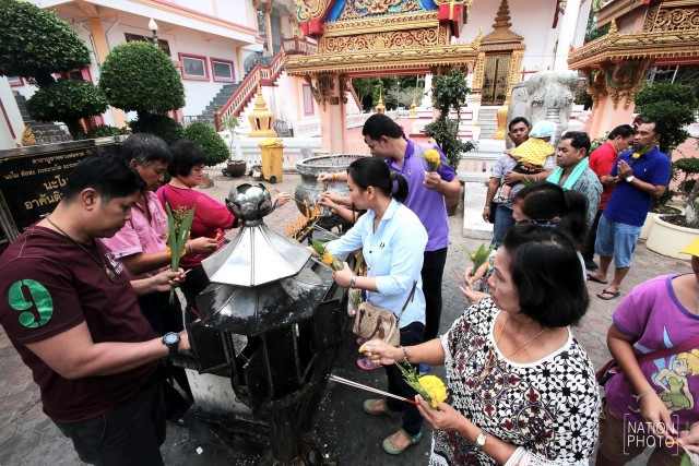 ชาว 3 จว.ชายแดนใต้ ร่วมกราบไหว้ หลวงปู่ทวด วัดช้างไห้