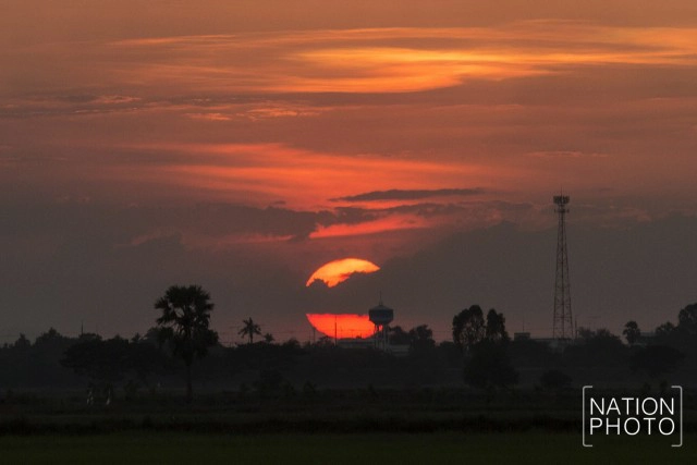 ภาพชุด แสงอัสดงสุดท้ายแห่งปี 2558