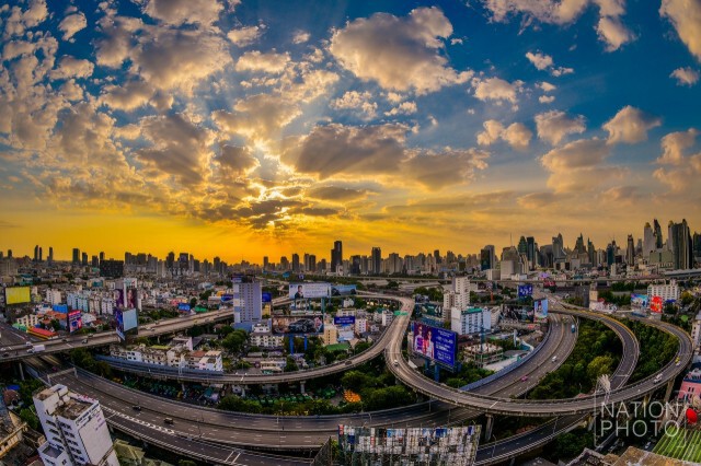 ภาพชุด แสงอรุณแรกแห่งปี 2559 ณ เมืองหลวงแห่งสยาม
