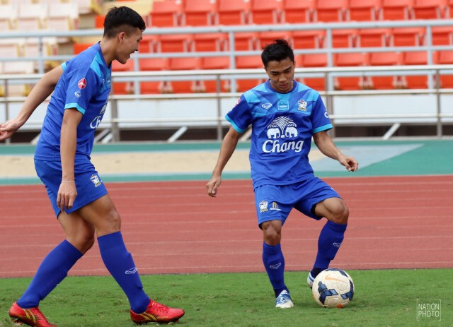 คนไทยในกาตาร์ สุดคึกรอเชียร์ "ช้างศึกยู-23" ลุยปรีโอลิมปิก