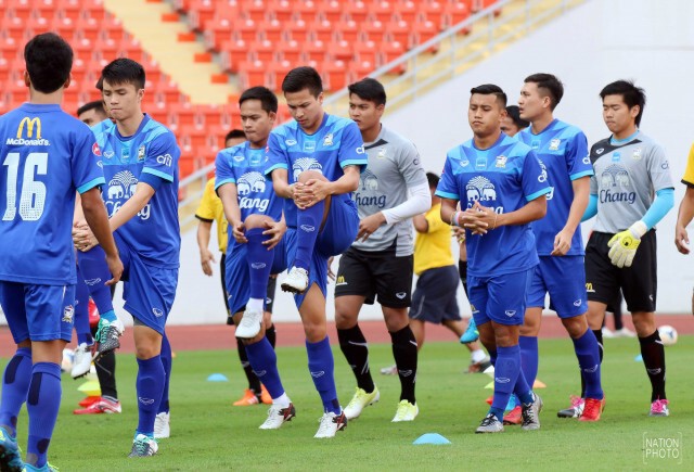 คนไทยในกาตาร์ สุดคึกรอเชียร์ "ช้างศึกยู-23" ลุยปรีโอลิมปิก