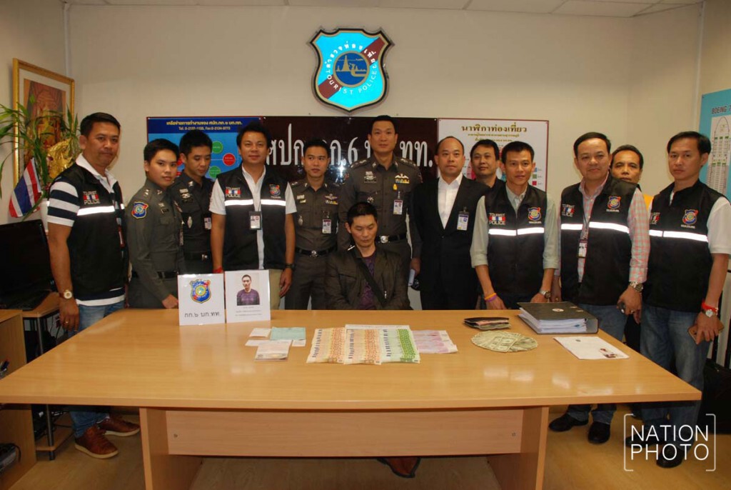 รวบมือดีชาวจีน! ลักทรัพย์บนเครื่องบิน รวบมือดีชาวจีน! ลักทรัพย์บนเครื่องบิน