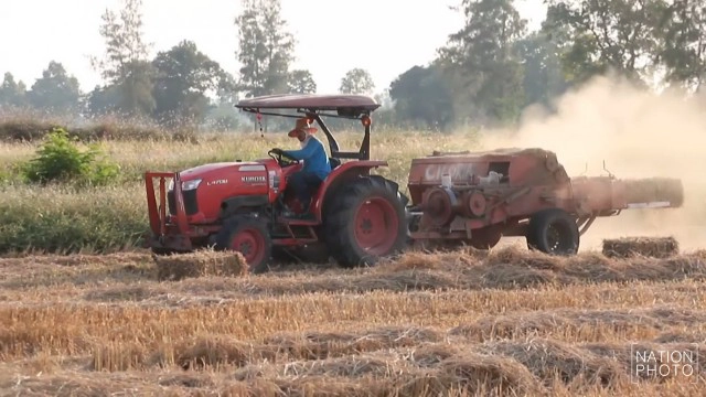 อาชีพอัดฟางขายมาแรง! สร้างรายได้งามช่วงหน้าแล้ง