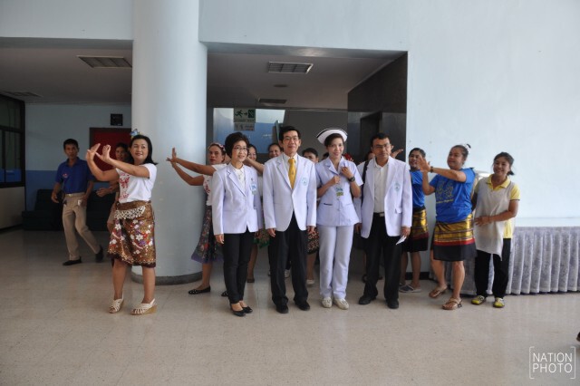 จัดกลองยาวรับคึกคัก! พยาบาลฮีโร่ รพ.ร่วมเชิดชูเกียรติ