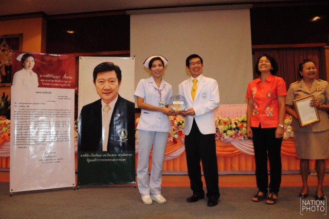 จัดกลองยาวรับคึกคัก! พยาบาลฮีโร่ รพ.ร่วมเชิดชูเกียรติ