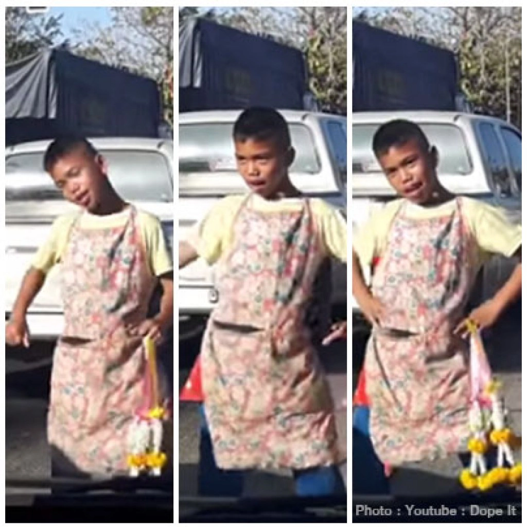 พริ้ว! เด็กขายพวงมาลัยโชว์แดนซ์ เรียกลูกค้ากลางสี่แยก พริ้ว! เด็กขายพวงมาลัยโชว์แดนซ์ เรียกลูกค้ากลางสี่แยก