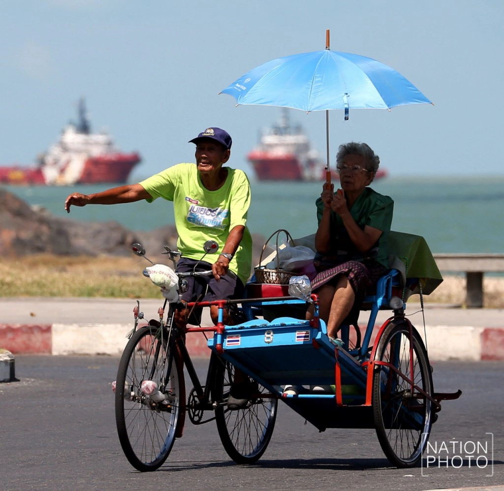 "THAILAND ONLY" สามล้อถีบ 1 ใน 39 อาชีพสงวนสำหรับ"คนไทย" "THAILAND ONLY" สามล้อถีบ 1 ใน 39 อาชีพสงวนสำหรับ"คนไทย"