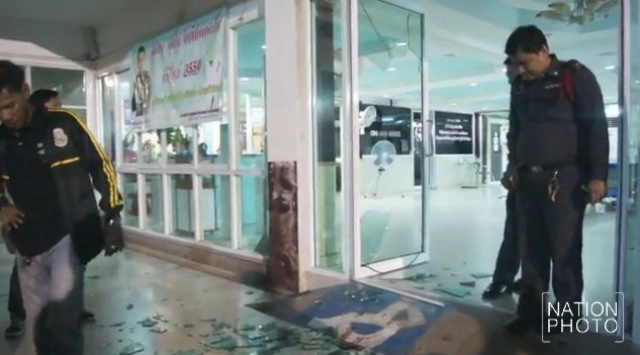 หนุ่มออสซี่เมาหนัก เดินชนประตูกระจกโรงพักแตกเลือดอาบ