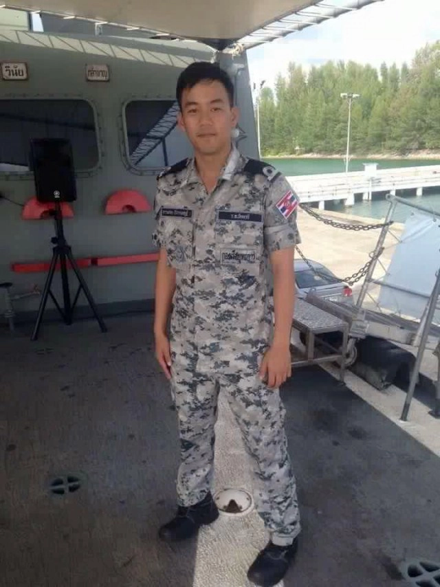 นาทีชีวิต! ทหารเรือ โดดทะเลช่วย จนท.ถูกเรือกระแทกสลบ