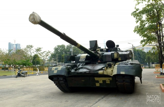 มาแล้ว! กองทัพบกขน "ยุทโธปกรณ์" ครบครัน เตรียมงานวันเด็ก59