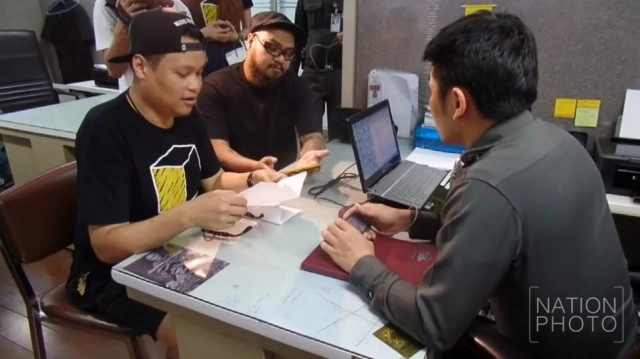 "ยักษ์วงแคลช" พบตำรวจ คู่กรณีขอโทษระบุบันดาลโทสะ