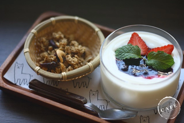 Cafe Lover : Nahim Cafe x Handcraft ซอยนานา เยาวราช